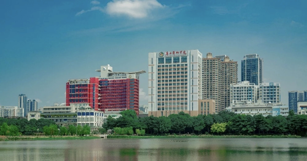 广艺门头.jpg